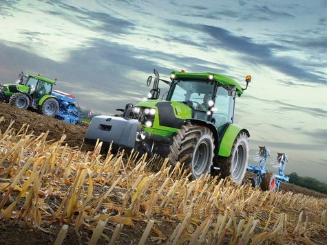 Deutz-Fahr traktor i marken – CN Maskinfabrik